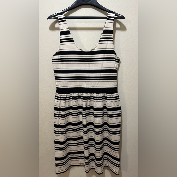 J. CREW Villa dress in stripe - size M - Picture 2 of 8